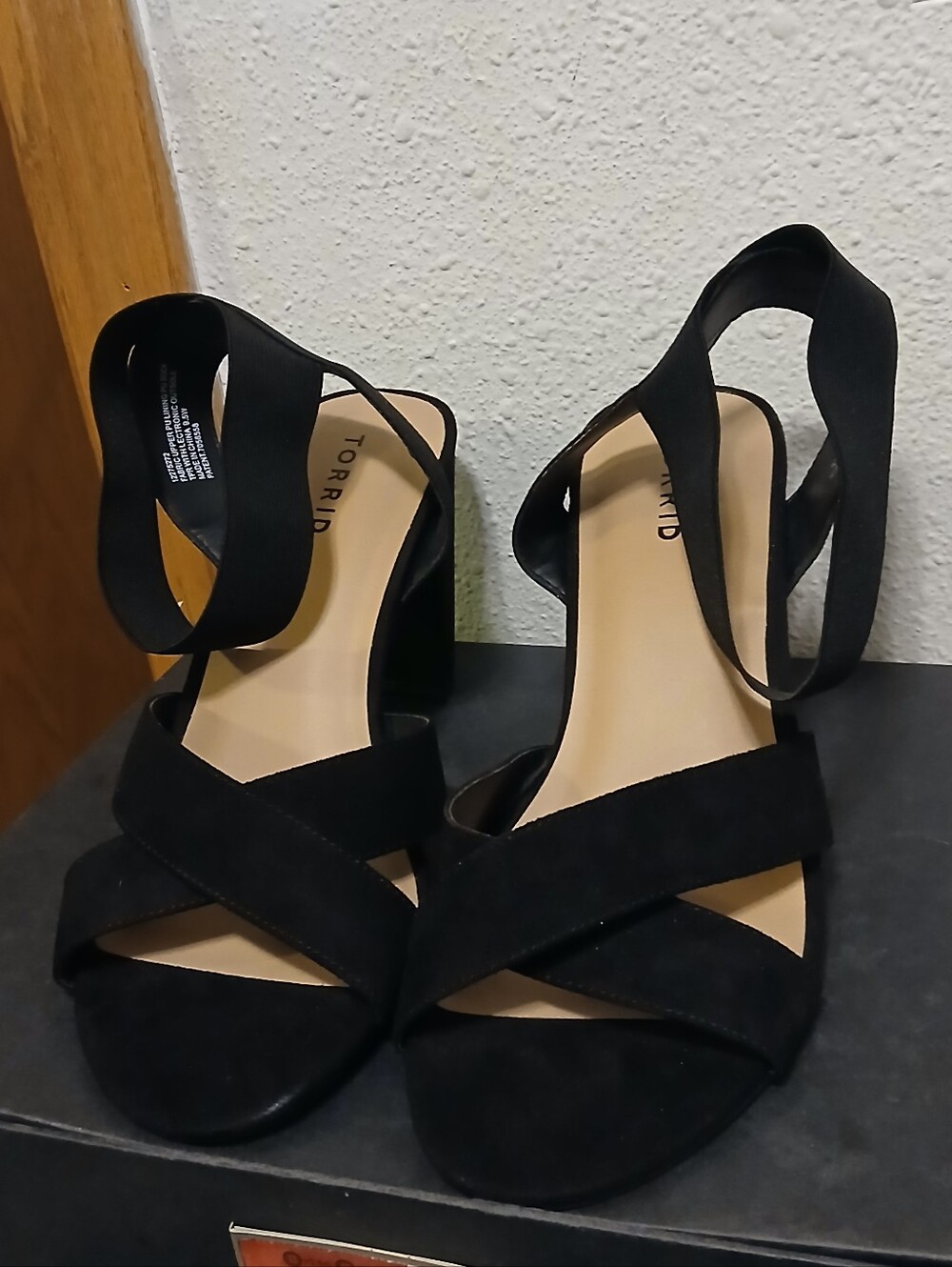 Torrid Black Criss Cross Elastic Block Heel Sandals Size 9.5 W